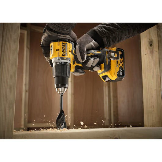 Berbequim Aparafusador Percussão sem escovas XR 18V 13mm 74Nm Li-Ion 5Ah com mala TSTAK (DCD799P2T-QW)